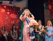 Camile Vitória Seitz é eleita Miss Medianeira 2022