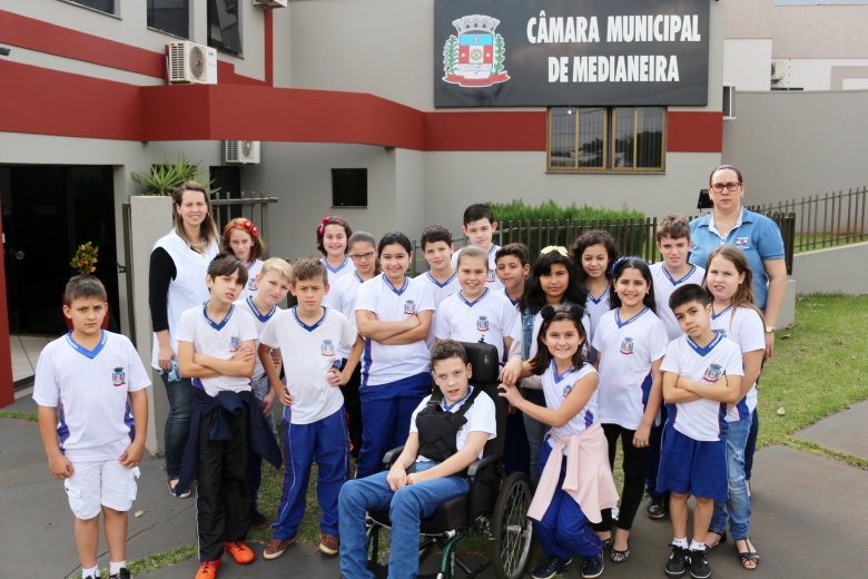 Câmara recebe visita de estudantes e professoras do Colégio Estadual Costa  Viana – Câmara Municipal de São José dos Pinhais