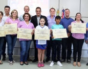 Câmara homenageia alunos e professores premiados a nível nacional no 8º Concurso de Desenho e Redação