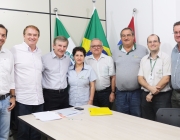 Elio Rush se reúne com presidente da Casa e convidados