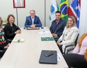 Feiras locais e itinerantes é assunto de reunião realizada com direção da Acime