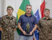 Poder Legislativo recebe visita do novo comandante do TG 05-018
