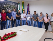 Vereadores participam de anúncio de pavimentação asfáltica para a Rua Florianópolis